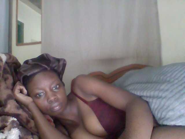le modèle Prettygurl4 est en webcam porno dans un show sur le site bongacams, il possède les tags suivants: Ebony,Brunette,Shaved