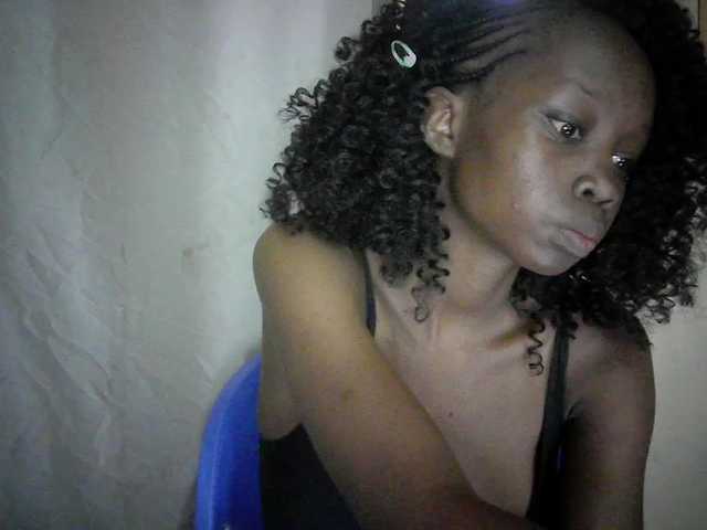Prettygurl4 live cam on BongaCams