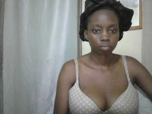 Prettygurl4 live cam on BongaCams