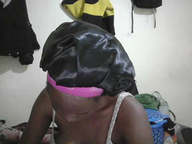Prettygurl4 live cam on BongaCams