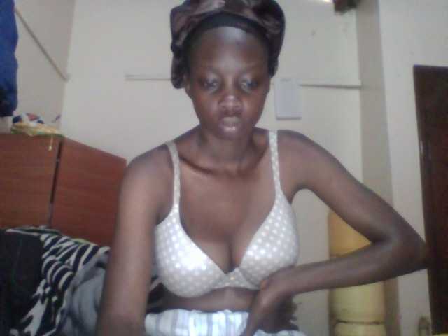 Prettygurl4 live cam on BongaCams