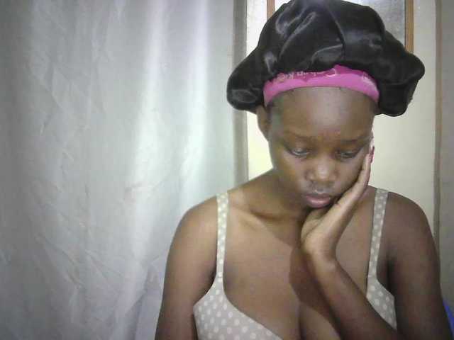 Prettygurl4 live cam on BongaCams