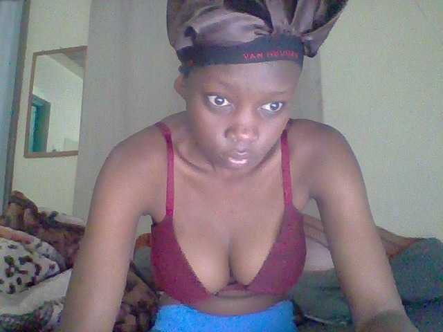 Prettygurl4 live cam on BongaCams