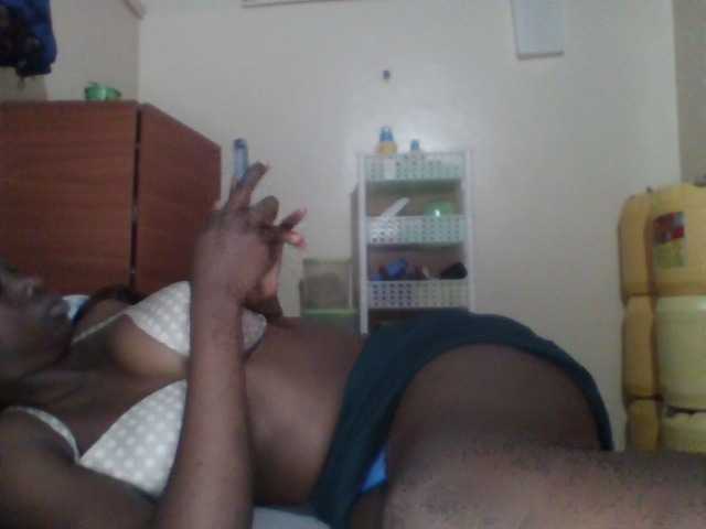 Prettygurl4 live cam on BongaCams