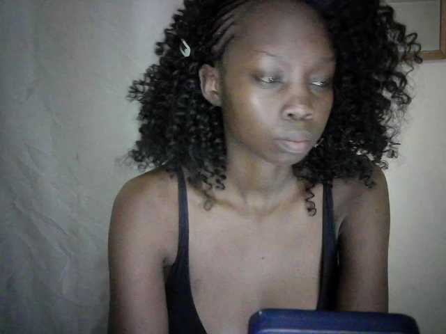 Prettygurl4 live cam on BongaCams