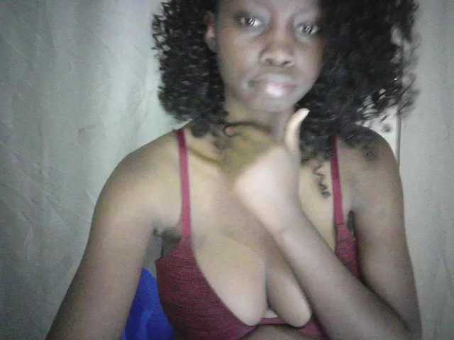Prettygurl4 live cam on BongaCams