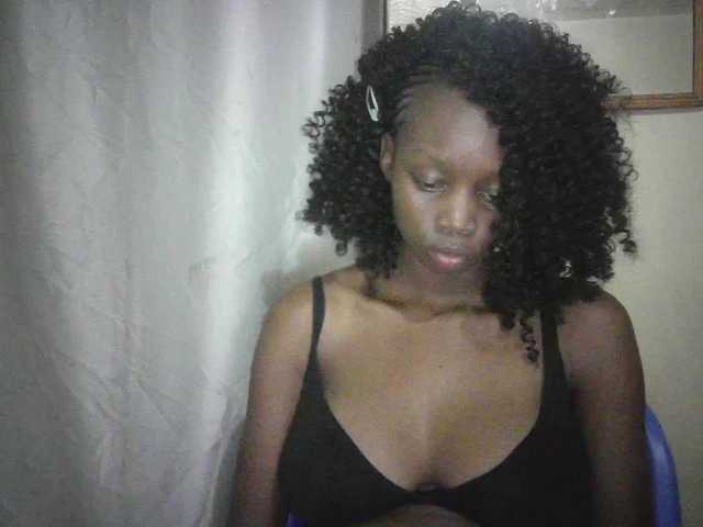Prettygurl4 live cam on BongaCams