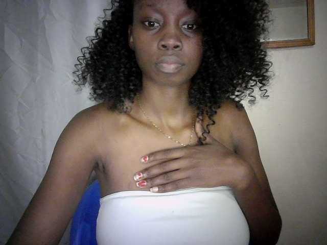 Prettygurl4 live cam on BongaCams