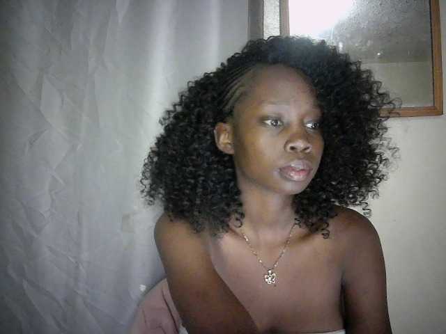 Prettygurl4 live cam on BongaCams
