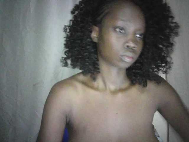 Prettygurl4 live cam on BongaCams