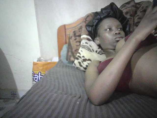 Prettygurl4 live cam on BongaCams