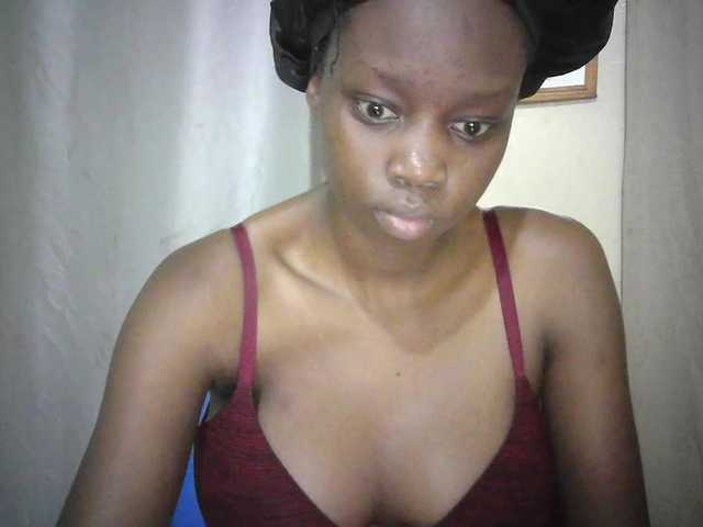 Prettygurl4 live cam on BongaCams