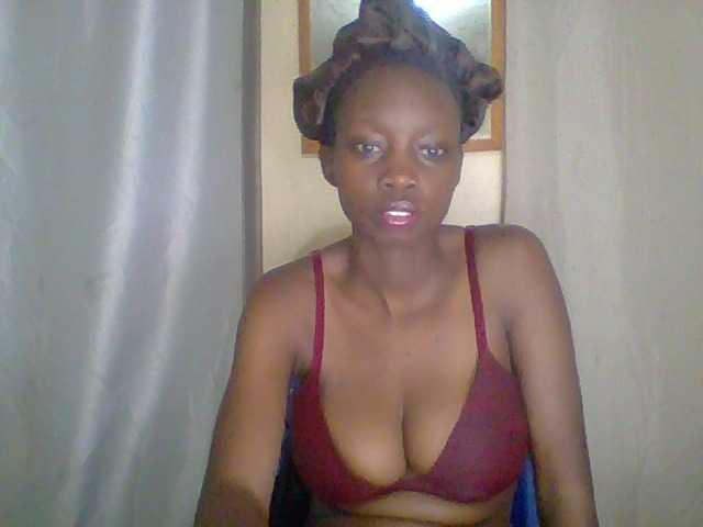 Prettygurl4 live cam on BongaCams
