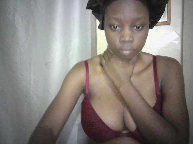 Prettygurl4 live cam on BongaCams