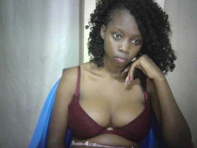 Prettygurl4 live cam on BongaCams