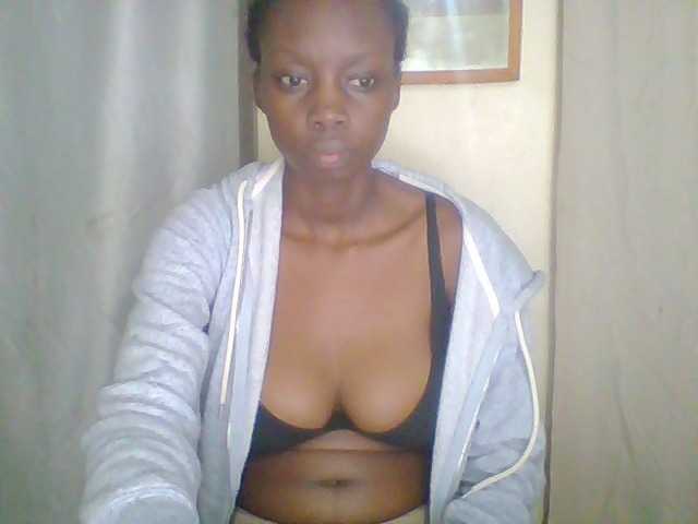 Prettygurl4 live cam on BongaCams