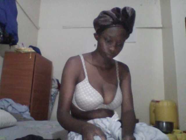 Prettygurl4 live cam on BongaCams