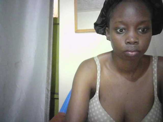 Prettygurl4 live cam on BongaCams