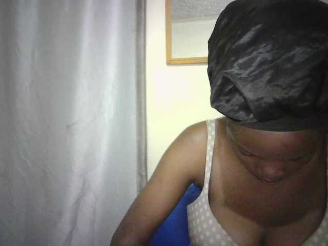 Prettygurl4 live cam on BongaCams