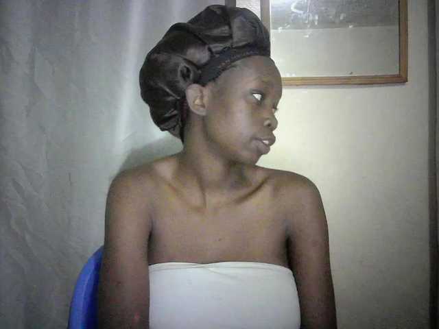 Prettygurl4 live cam on BongaCams