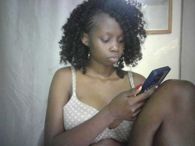 Prettygurl4 live cam on BongaCams