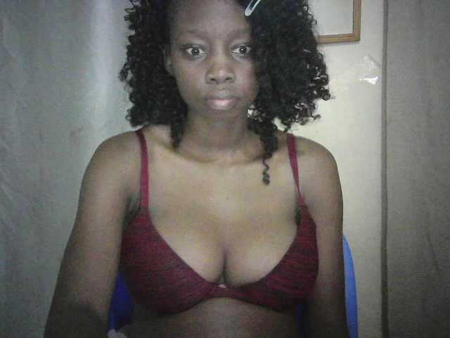 Prettygurl4 live cam on BongaCams