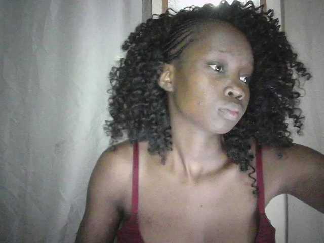Prettygurl4 live cam on BongaCams