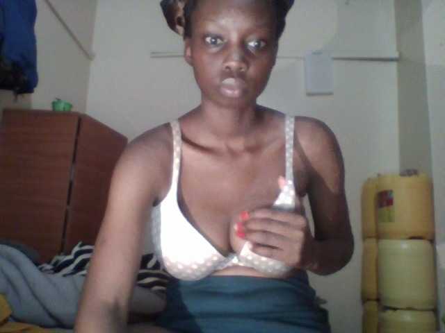 Prettygurl4 live cam on BongaCams
