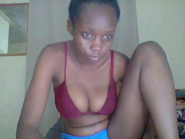 Prettygurl4 live cam on BongaCams