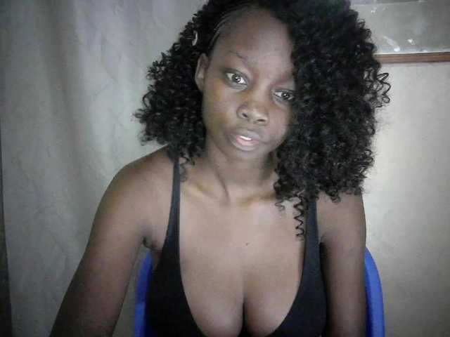 Prettygurl4 live cam on BongaCams