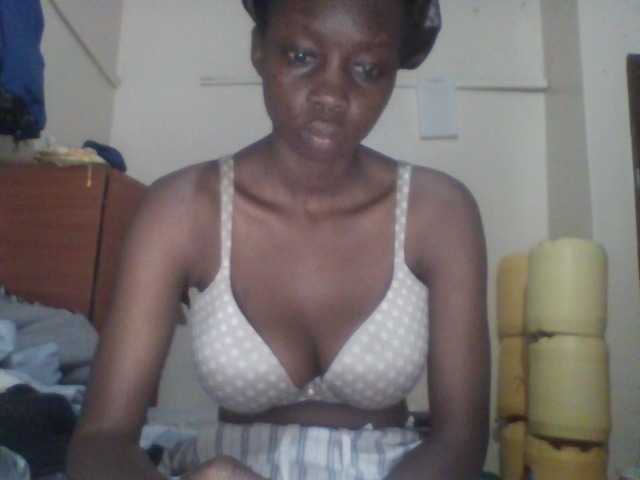 Prettygurl4 live cam on BongaCams