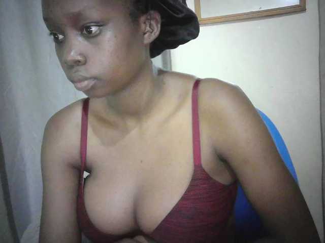 Prettygurl4 live cam on BongaCams