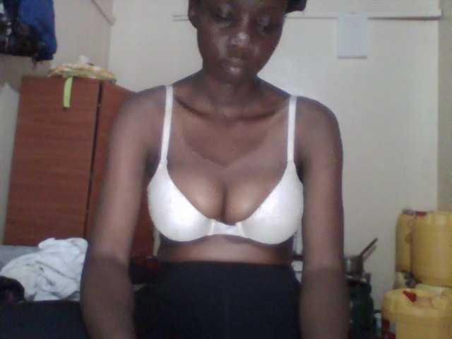 Prettygurl4 live cam on BongaCams