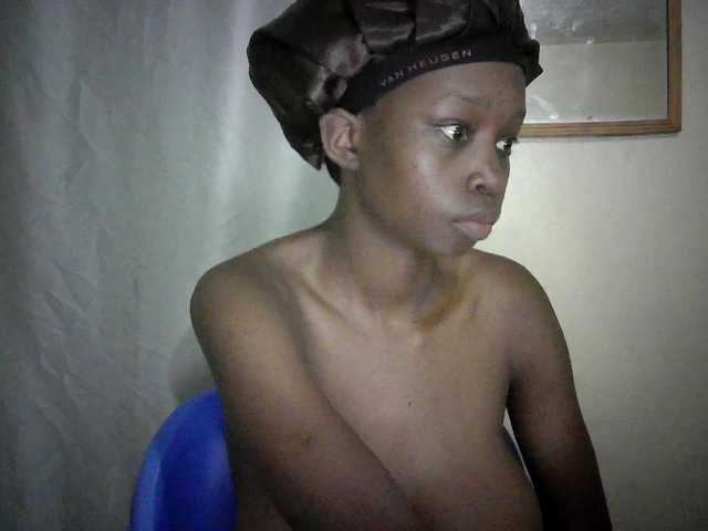 Prettygurl4 live cam on BongaCams