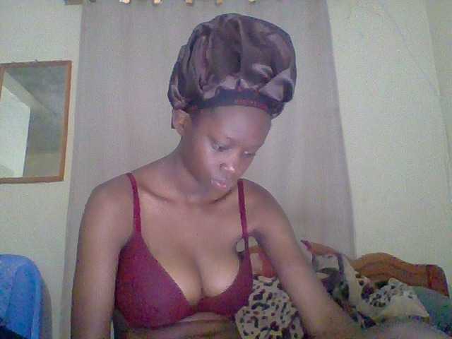 Prettygurl4 live cam on BongaCams