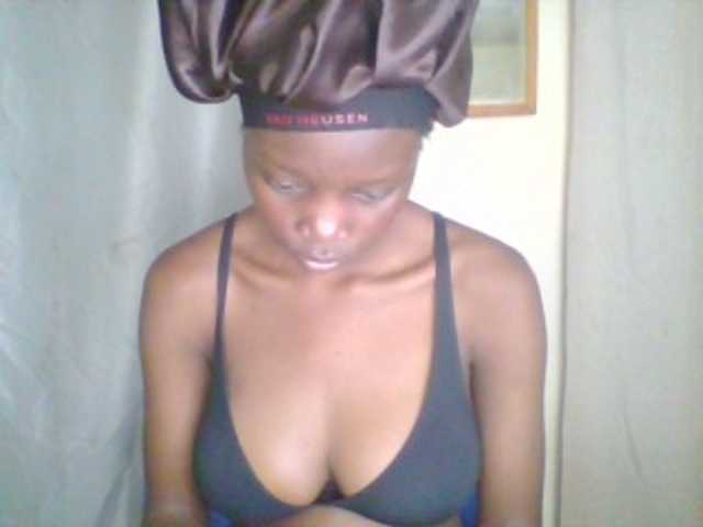 Prettygurl4 live cam on BongaCams