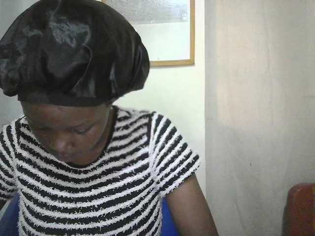 Prettygurl4 live cam on BongaCams