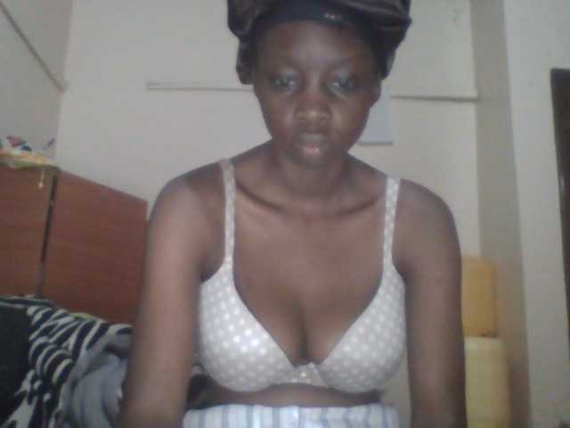 Prettygurl4 live cam on BongaCams
