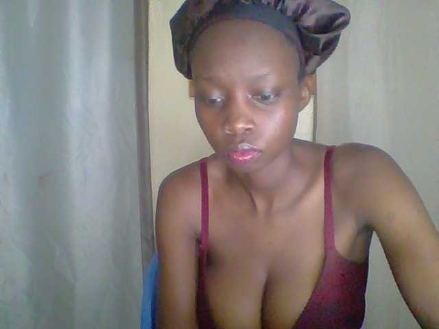 Prettygurl4 live cam on BongaCams