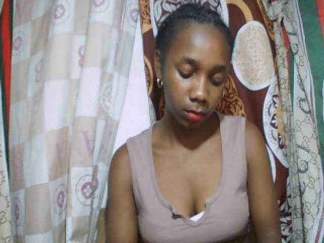 Little-sexy live cam on BongaCams