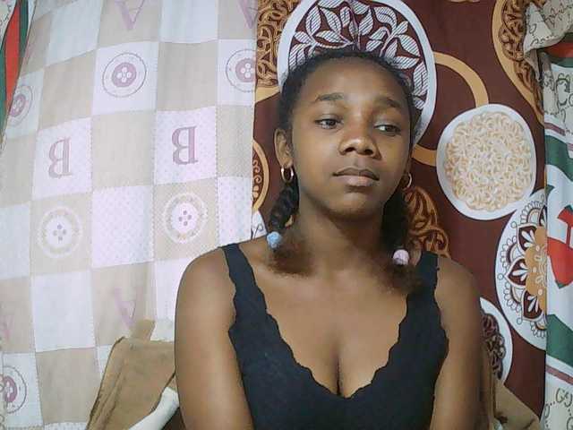 Little-sexy live cam on BongaCams