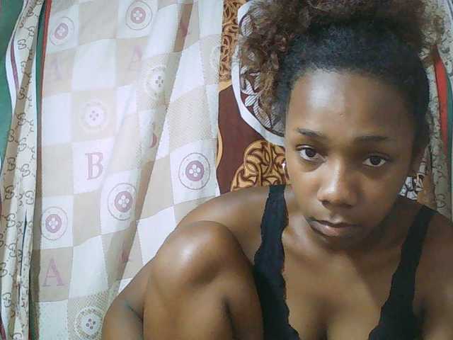 Little-sexy live cam on BongaCams