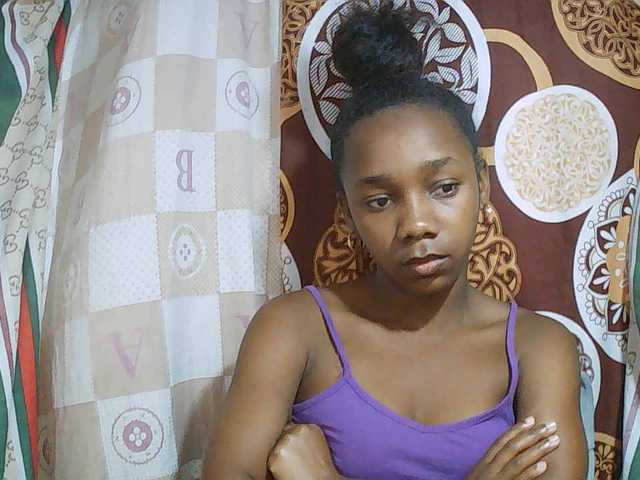 Little-sexy live cam on BongaCams