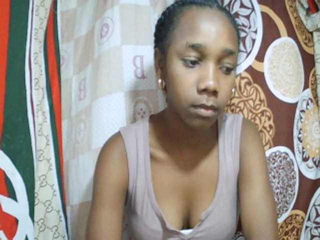 Little-sexy live cam on BongaCams