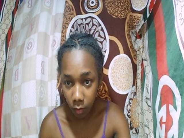 Little-sexy live cam on BongaCams