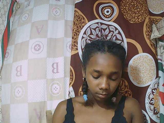 Little-sexy live cam on BongaCams