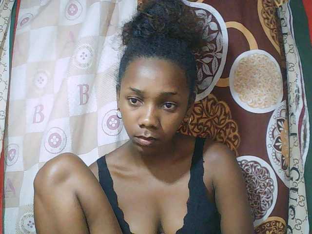 Little-sexy live cam on BongaCams