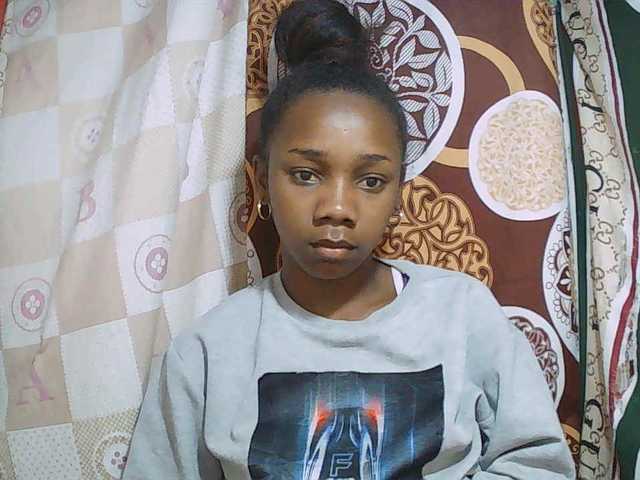 Little-sexy live cam on BongaCams