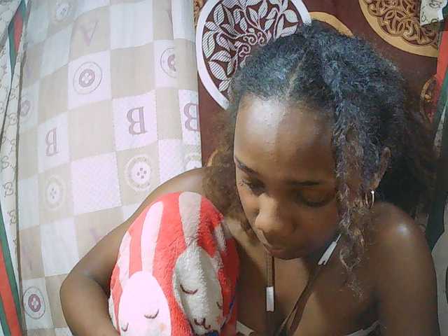 Little-sexy live cam on BongaCams