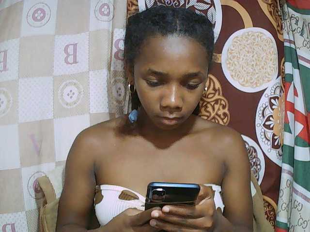Little-sexy live cam on BongaCams